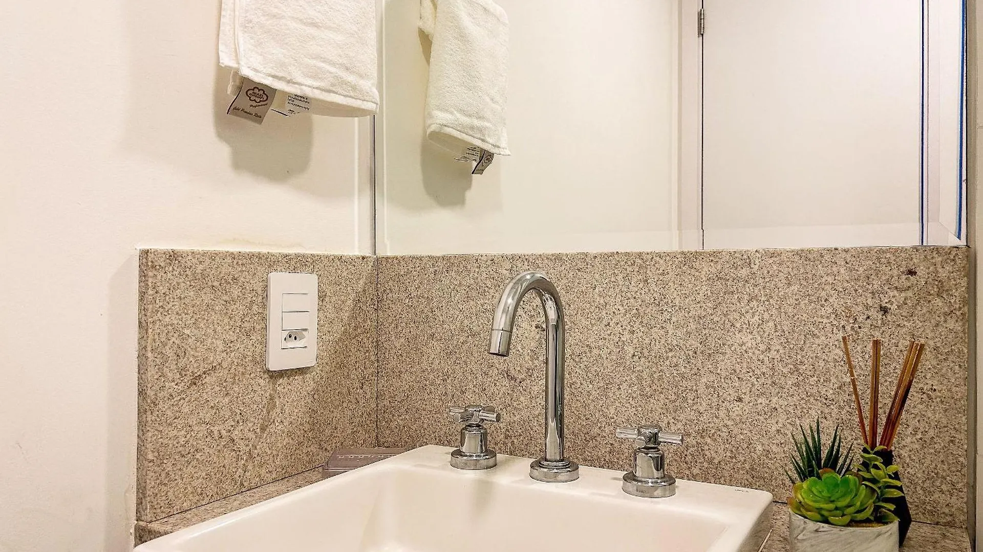 Select Pinheiros-Pinheiros Px Ao Hosp Das Clinicas São Paulo